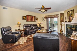 Leilighet, flere senger (Whispering Pines 212) | 2 soverom