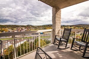 Appartement, meerdere bedden (Whispering Pines 241) | Balkon