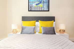 Iron/ironing board - Luxurious Lanterns Court Two-bedrooms Apartments (London)