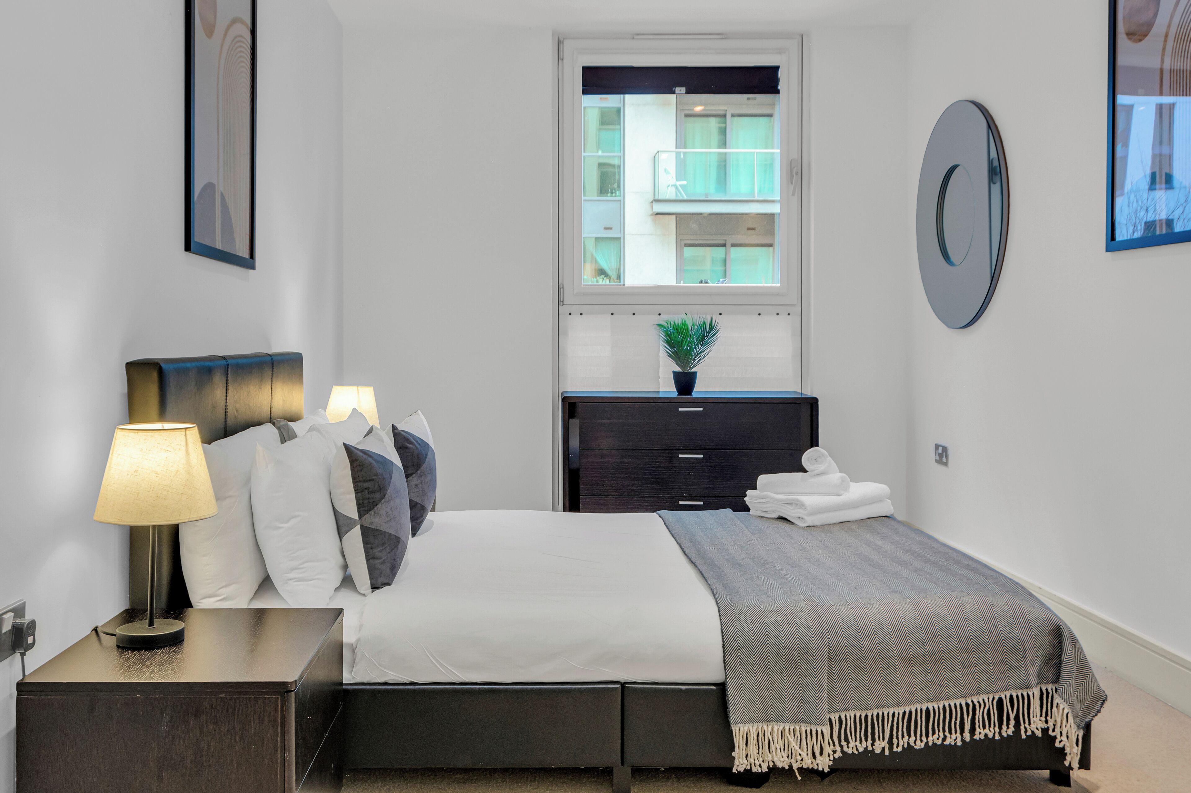 Fer et planche à repasser