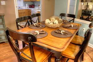 Condo, Multiple Beds (Whispering Pines 312) | In-room dining