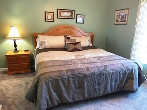 公寓客房, 多張床 (Whispering Pines 252) | 2 間臥室、熨斗/熨衣板、免費無線上網