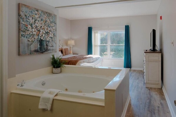 Condo, Multiple Beds (Whispering Pines 333) | 2 bedrooms - Whispering Pines 333 (Pigeon Forge)