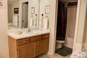 Condo, Multiple Beds (Whispering Pines 424) | Bathroom