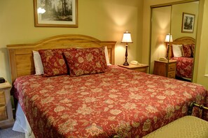 Condo, Multiple Beds (Whispering Pines 352HC) | 2 bedrooms, iron/ironing board, free WiFi - Whispering Pines 352hc (Pigeon Forge)