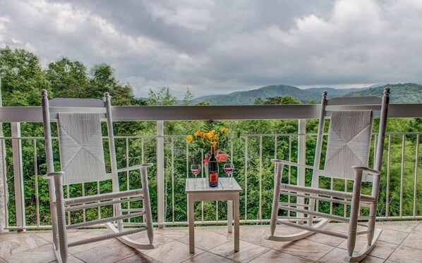 Condo, Multiple Beds (Whispering Pines 444) | Balcony