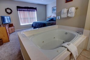 Condo, Multiple Beds (Whispering Pines 423) | Deep-soaking bathtub - Whispering Pines 423 (Pigeon Forge)