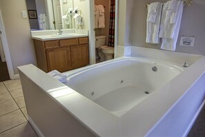 Condo, Multiple Beds (Whispering Pines 513) | Bathroom
