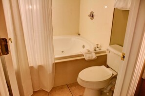 Apartment, Mehrere Betten (Whispering Pines 534) | Badezimmer