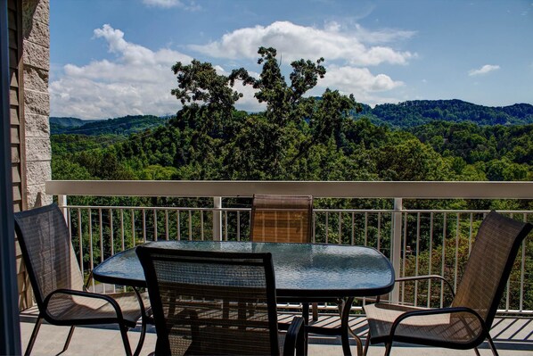 Condo, Multiple Beds (Whispering Pines 534) | Balcony