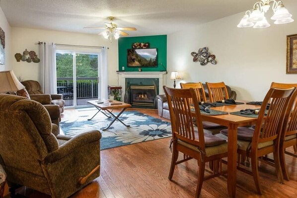 Condo, Multiple Beds (Whispering Pines 511) | Living room