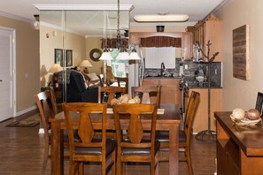 Condo, Multiple Beds (Whispering Pines 552) | In-room dining