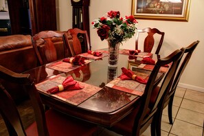 Condo, Multiple Beds (Whispering Pines 533) | In-room dining