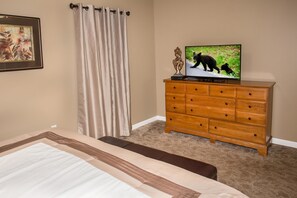 Condo, Multiple Beds (Whispering Pines 544) | 4 bedrooms, iron/ironing board, free WiFi - Whispering Pines 544 (Pigeon Forge)