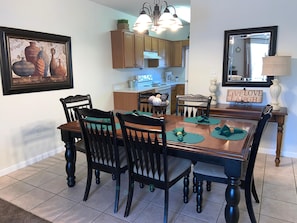 Condo, varias camas (Whispering Pines 622) | Cocina privada | Refrigerador, horno y tostadora
