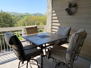Condo, varias camas (Whispering Pines 622) | Balcón