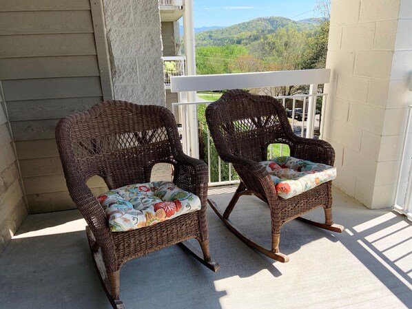 Appartamento, letti multipli (Whispering Pines 622) | Balcone