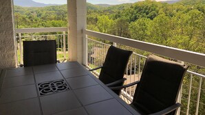 Unclassified image, 5 of 53, button - Whispering Pines 644 (Pigeon Forge)