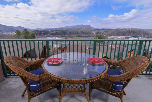 Condo, Plusieurs lits (Big Bear Resort 3002) | Terrasse/patio