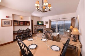 House, Multiple Beds (4002 Big Bear Resort) | 2 bedrooms, premium bedding - 4002 Big Bear Resort (Pigeon Forge)