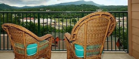 House, Multiple Beds (4002 Big Bear Resort) | Balcony