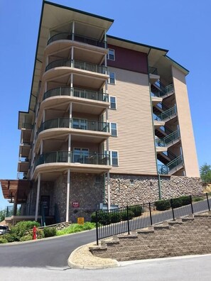House, Multiple Beds (4002 Big Bear Resort) | Front of property - 4002 Big Bear Resort (Pigeon Forge)
