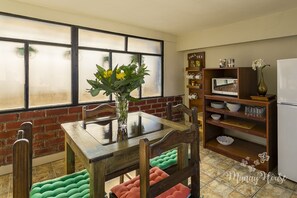 Classic Apartment, 4 Bedrooms, Non Smoking, City View | Private kitchen | Fridge, microwave, oven, stovetop