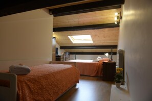 Hochwertige Bettwaren, kostenloses WLAN, Bettwäsche