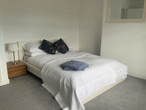 House, Non Smoking | 2 bedrooms, premium bedding, iron/ironing board, free WiFi - Charming Terrace (Larne)