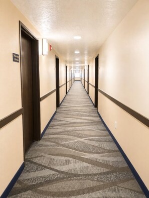 Hallway - Executive Inn and Suites Extended Stay in Vernal (Vernal)