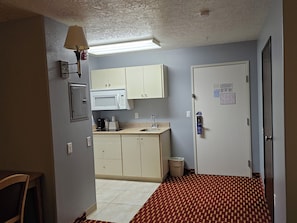 Studio Single Queen Bed | Private kitchen | Full-size fridge, microwave, stovetop, coffee/tea maker
