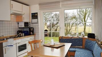 Apartment (Fe 1 Speelwark) | In-room dining