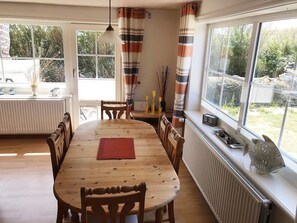 Apartment (Fe 3 Springfloot) | In-room dining