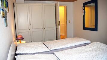 Apartment (Fe 1 Speelwark) | 2 bedrooms, travel cot, free WiFi, bed sheets