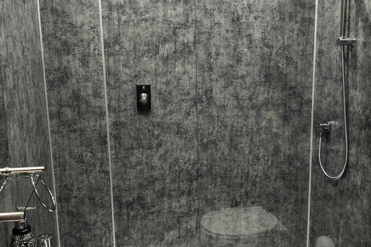 family apartment, 2 bedrooms | bathroom shower