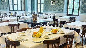 Daily continental breakfast for a fee
