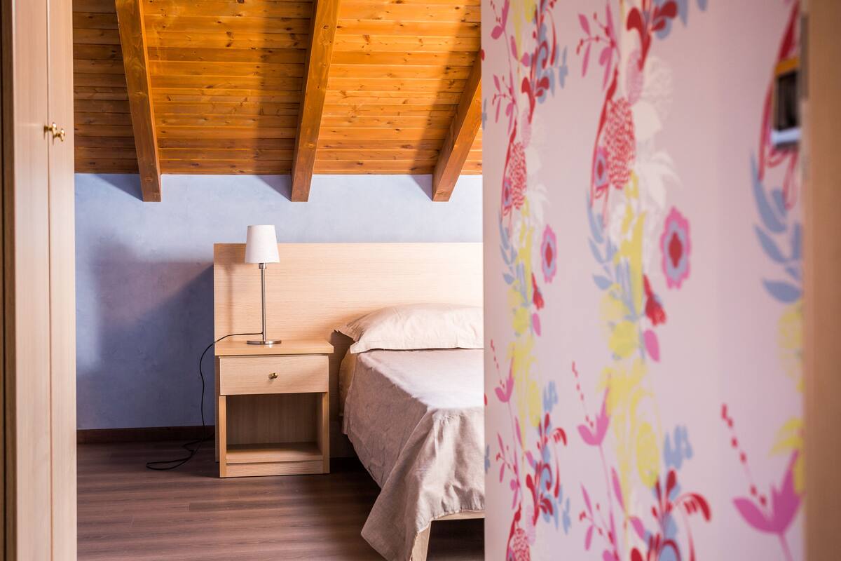 Wifi gratis y ropa de cama
