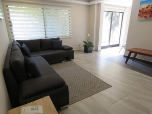 Basic Apartment, 1 Queen Bed | Living area | Flat-screen TV - Rochester 203 (Mexico City)