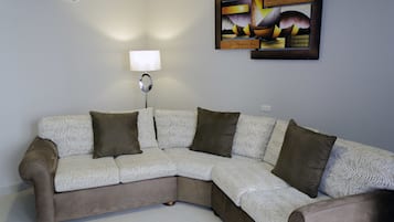 Suite junior, 1 cama de matrimonio grande, no fumadores | Minibar, caja fuerte, sistema de insonorización