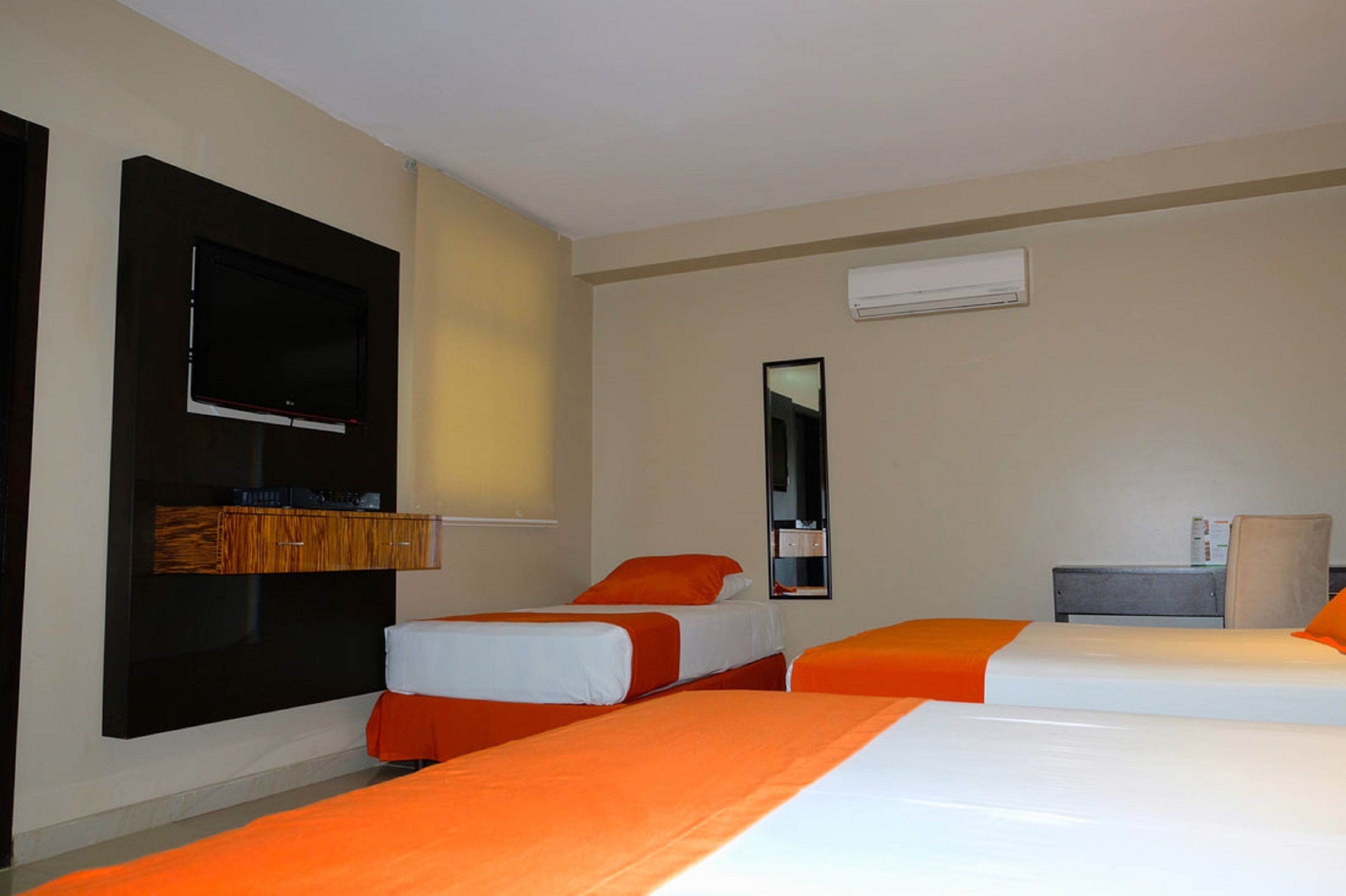 Photo - Hotel Los Almendros