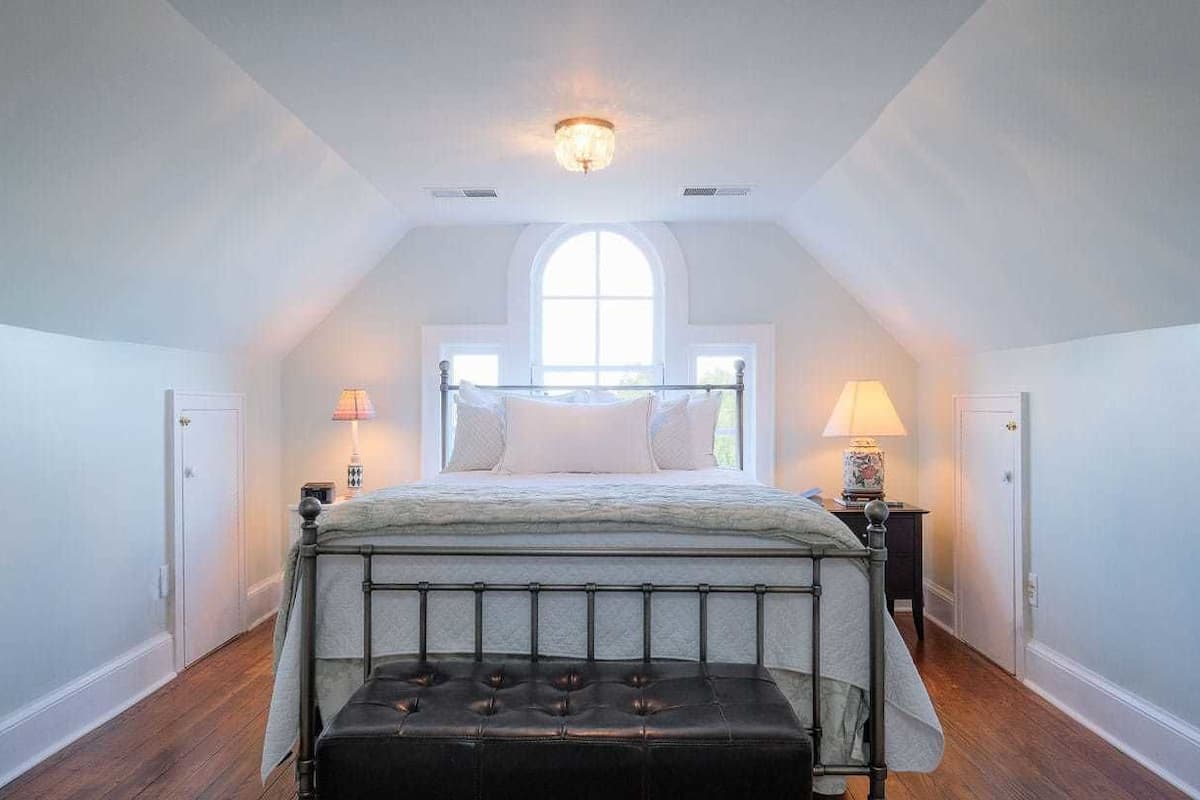 Deluxe Room, 1 Queen Bed