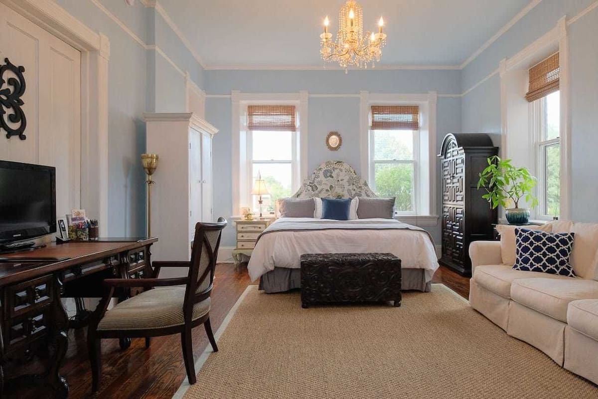 Egyptian cotton sheets, premium bedding, down duvets, pillow-top beds