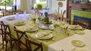 Interior detail - The Cotton Gin Inn (Edenton)