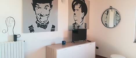 Design-Villa, Mehrere Betten, Gartenblick (Stanley) | Wohnbereich | LED-Fernseher