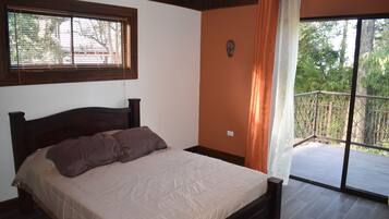 Vila, 2 Tempat Tidur Double, Bebas Asap Rokok, pemandangan kebun | 2 kamar tidur, setrika/meja setrika, Wi-Fi gratis, dan seprai linen