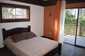 Villa, 2 Doppelbetten, Nichtraucher, Gartenblick | 2 Schlafzimmer, Bügeleisen/Bügelbrett, kostenloses WLAN, Bettwäsche