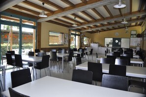 Breakfast area - Albergue Turístico Alvarella (Vilarmaior)
