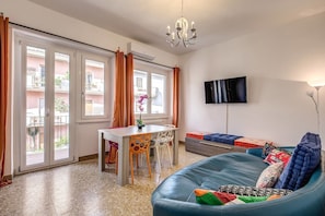 Apartment, Mehrere Betten (WILL HOUSE-MAX 10 PAX/BIG HOUSE/GRUPP) | Wohnbereich