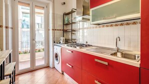 Departamento, varias camas (WILL HOUSE-MAX 10 PAX/BIG HOUSE/GRUPP) | Cocineta privada