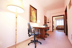 Lägenhet - flera sängar (Near metro Cipro, Balduina area, WIFI) | Businesscenter